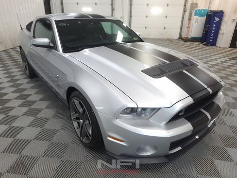Used 2012 Ford Mustang Shelby GT500 RWD image 5
