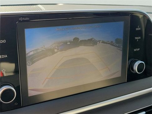 Used 2022 Hyundai Sonata SE w/ Preferred Accessory Package image 21