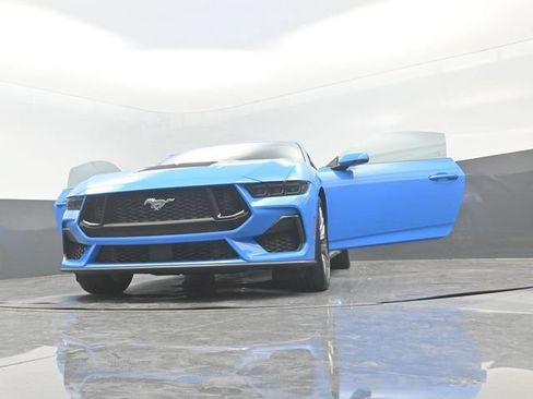 Used 2025 Ford Mustang GT Premium RWD image 29