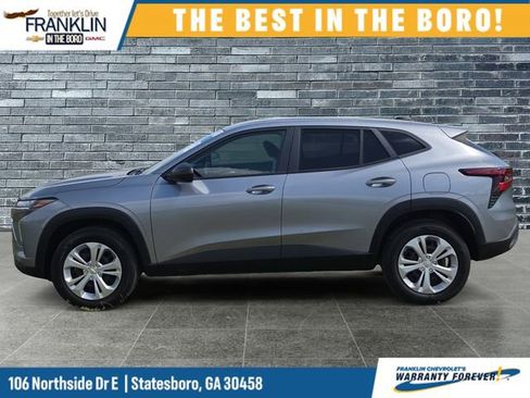 Used 2024 Chevrolet Trax LS w/ Driver Confidence Package image 1
