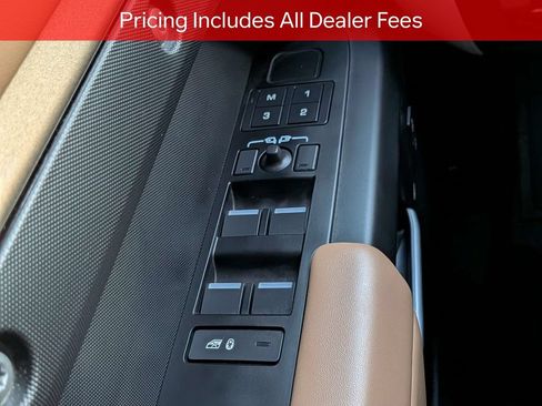Used 2025 Land Rover Defender 110 X-Dynamic SE AWD/4WD image 26