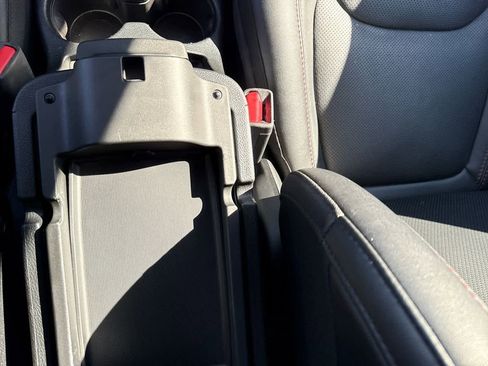 Used 2022 Jeep Cherokee Trailhawk w/ Premium Leather Package image 34