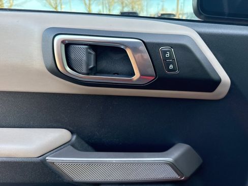 Used 2022 Ford Bronco Wildtrak image 13