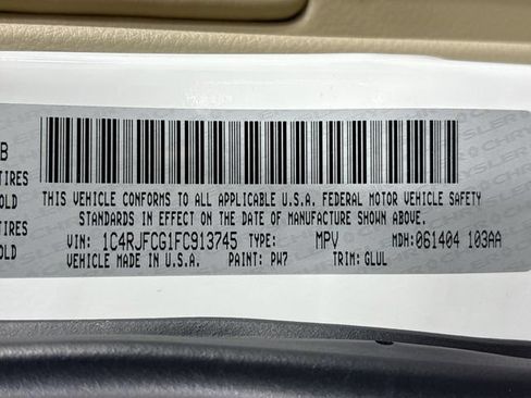 Used 2015 Jeep Grand Cherokee Overland AWD/4WD image 32