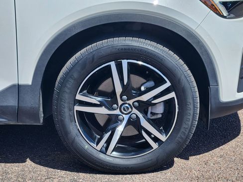 Used 2024 Volvo XC40 B5 Core AWD/4WD image 30
