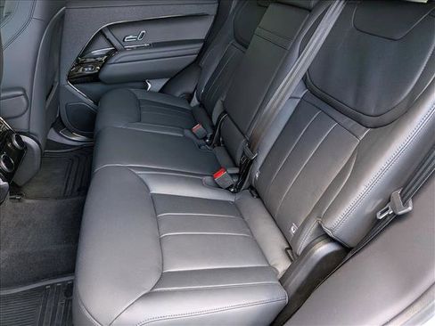 Used 2025 Land Rover Range Rover Sport Dynamic SE image 15