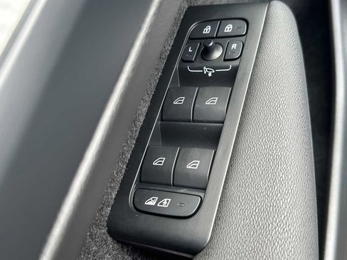 New 2026 Volvo XC40 B5 Ultra w/ Climate Package image 21
