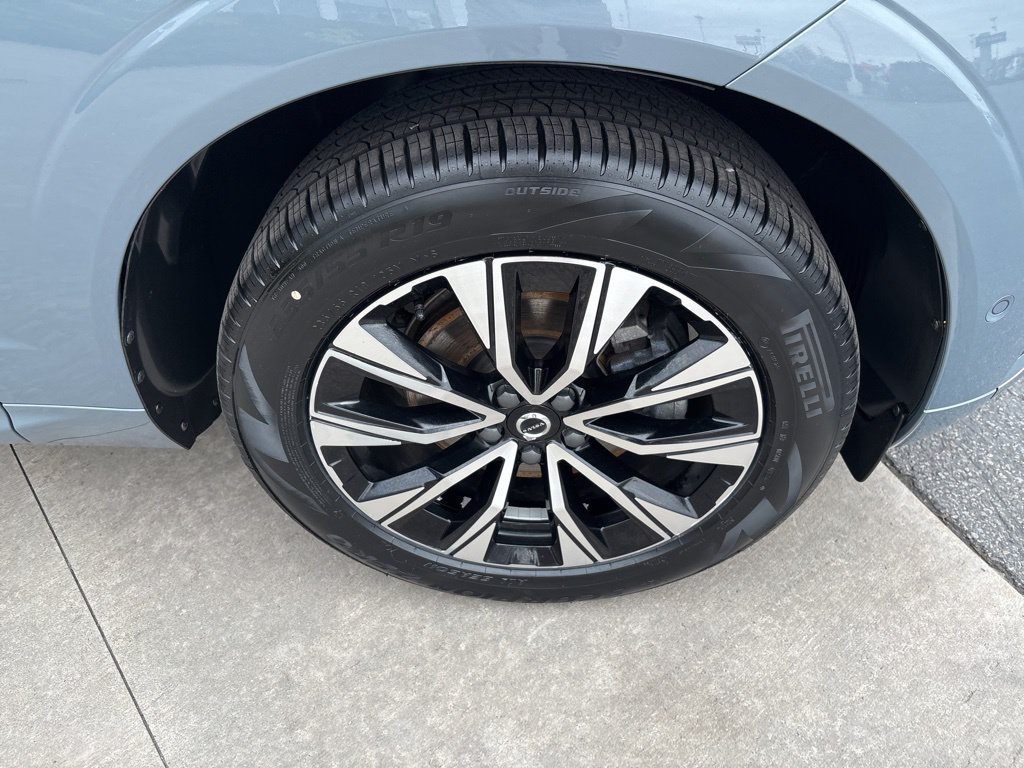 Certified 2023 Volvo XC60 B5 Plus w/ Climate Package AWD/4WD image 14