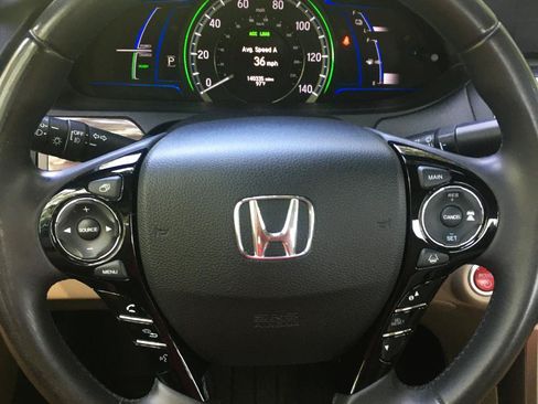 Used 2017 Honda Accord Touring image 16