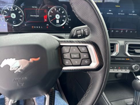 Used 2025 Ford Mustang Premium image 24