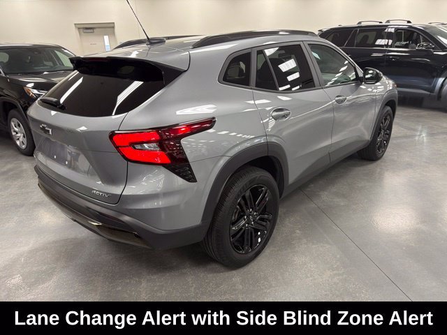 Used 2025 Chevrolet Trax ACTIV w/ Driver Confidence Package FWD image 7