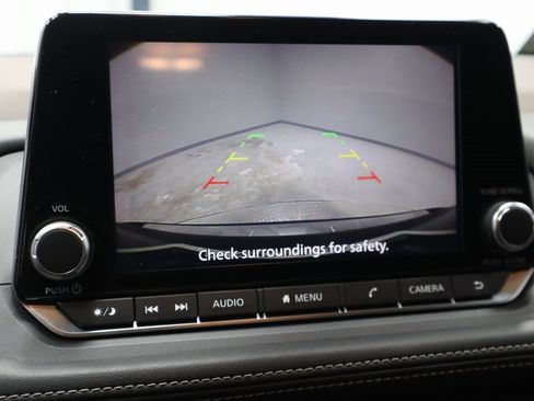 Certified 2023 Nissan Rogue SV image 3