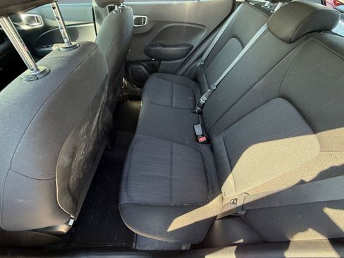 Used 2024 Hyundai Venue SE image 13