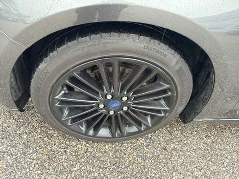 Used 2016 Ford Fusion SE w/ Equipment Group 202A FWD image 10