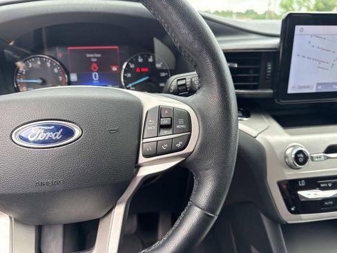 Used 2021 Ford Explorer XLT w/ Equipment Group 202A RWD image 23