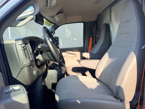 Used 2022 Chevrolet Express 3500 w/ Power Convenience Package RWD image 15