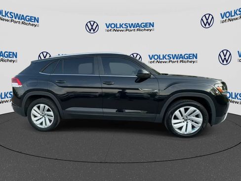Used 2023 Volkswagen Atlas Cross Sport SE FWD image 9