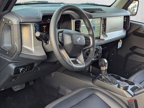 New 2026 Ford Bronco Outer Banks w/ Black Appearance Package AWD/4WD image 3