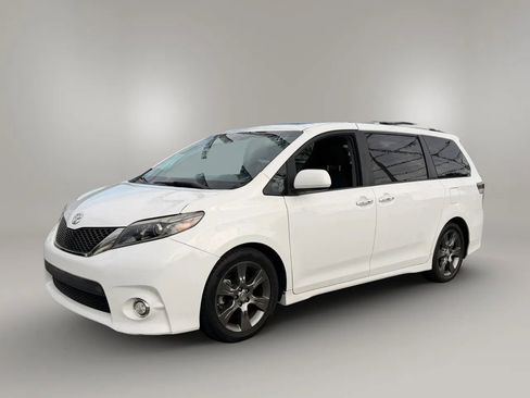 Used 2015 Toyota Sienna SE w/ SE Preferred Package FWD image 7