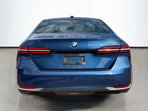 Used 2026 BMW 530i image 4