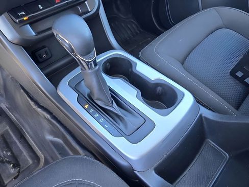 Used 2022 Chevrolet Colorado LT w/ Fleet Safety Package image 18