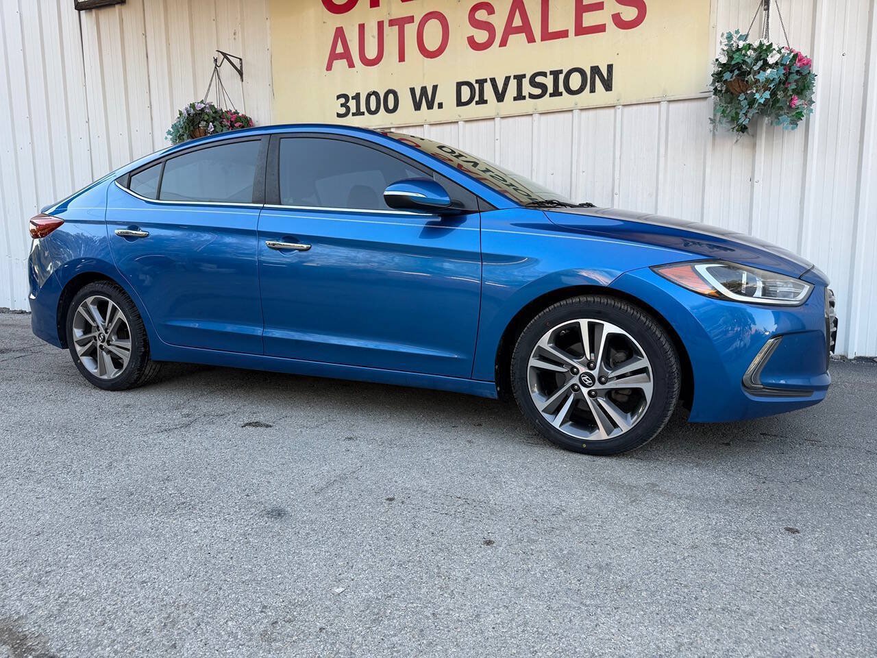Used 2017 Hyundai Elantra Limited FWD image 3
