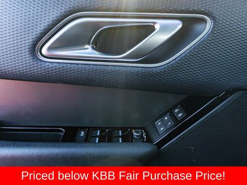 Used 2021 Land Rover Range Rover Velar S image 21