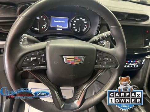 Used 2023 Cadillac XT6 Sport w/ Technology Package image 16