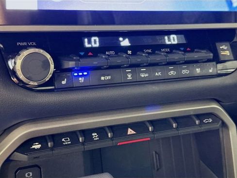 Certified 2025 Toyota Tundra Limited AWD/4WD image 17