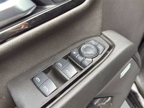 Used 2025 GMC Sierra 2500 AT4 image 24