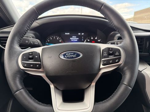 Used 2023 Ford Explorer XLT w/ Equipment Group 202A AWD/4WD image 14