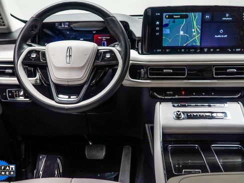 Used 2025 Lincoln Aviator Reserve image 15