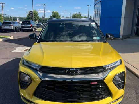 Certified 2023 Chevrolet TrailBlazer RS w/ Sun and Liftgate Package AWD/4WD image 2