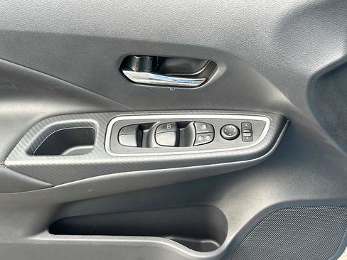 New 2025 Nissan Versa SR w/ Trunk Package image 7