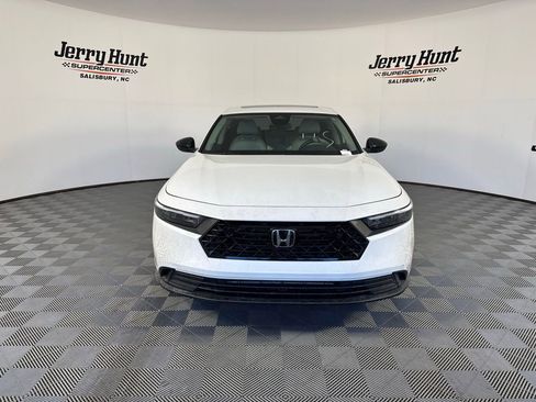 Used 2025 Honda Accord SE image 7