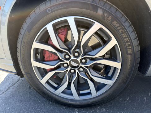 Used 2023 Cadillac XT6 Sport w/ Technology Package AWD/4WD image 44
