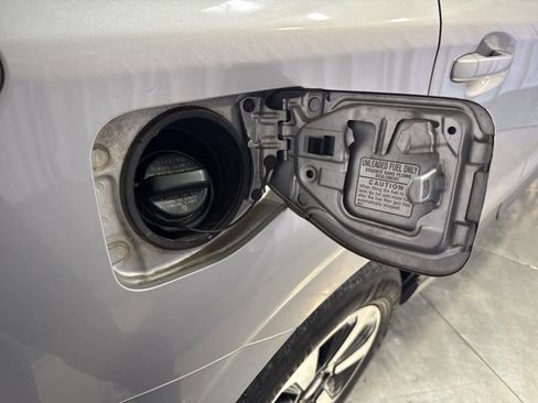 Used 2017 Subaru Forester 2.5i Premium image 16