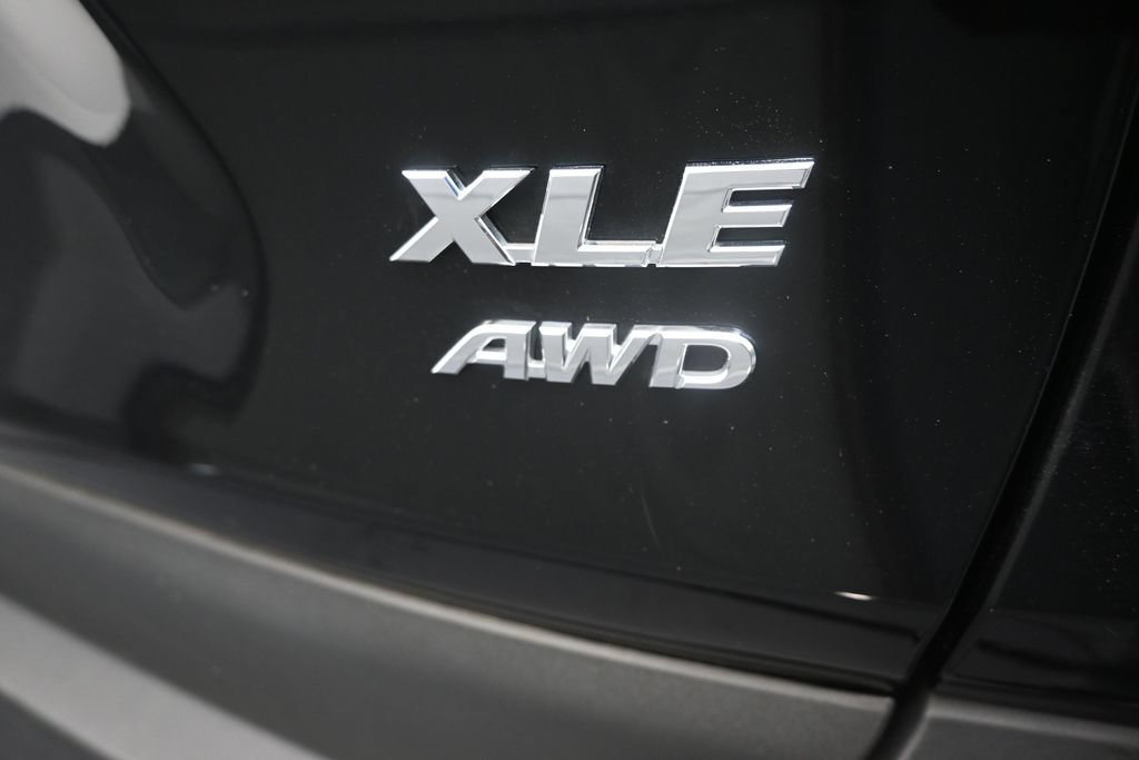 Used 2025 Toyota RAV4 XLE AWD/4WD image 37