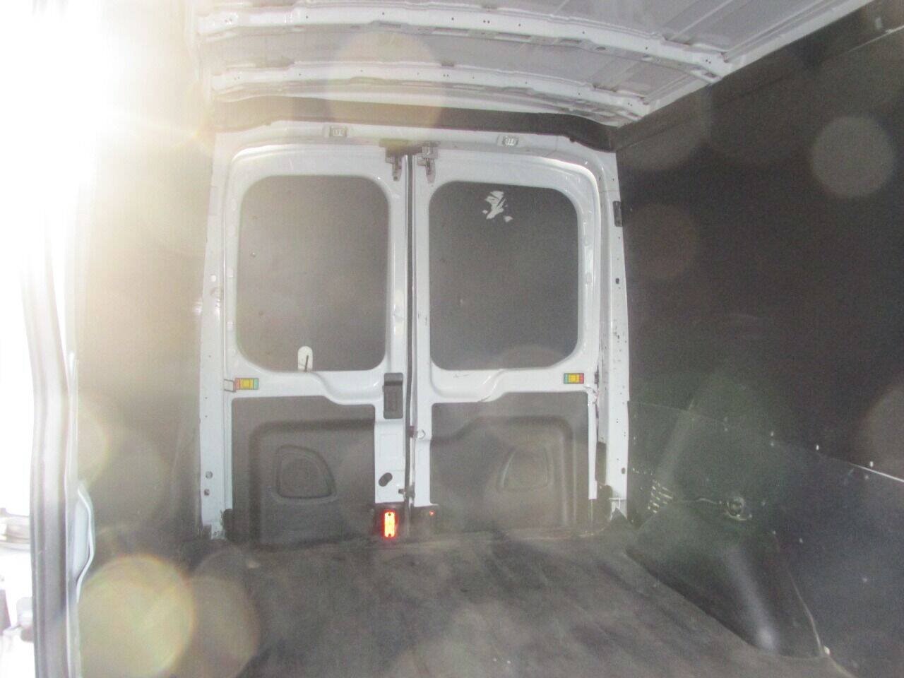 Used 2018 Ford Transit 250 148 Medium Roof RWD image 25