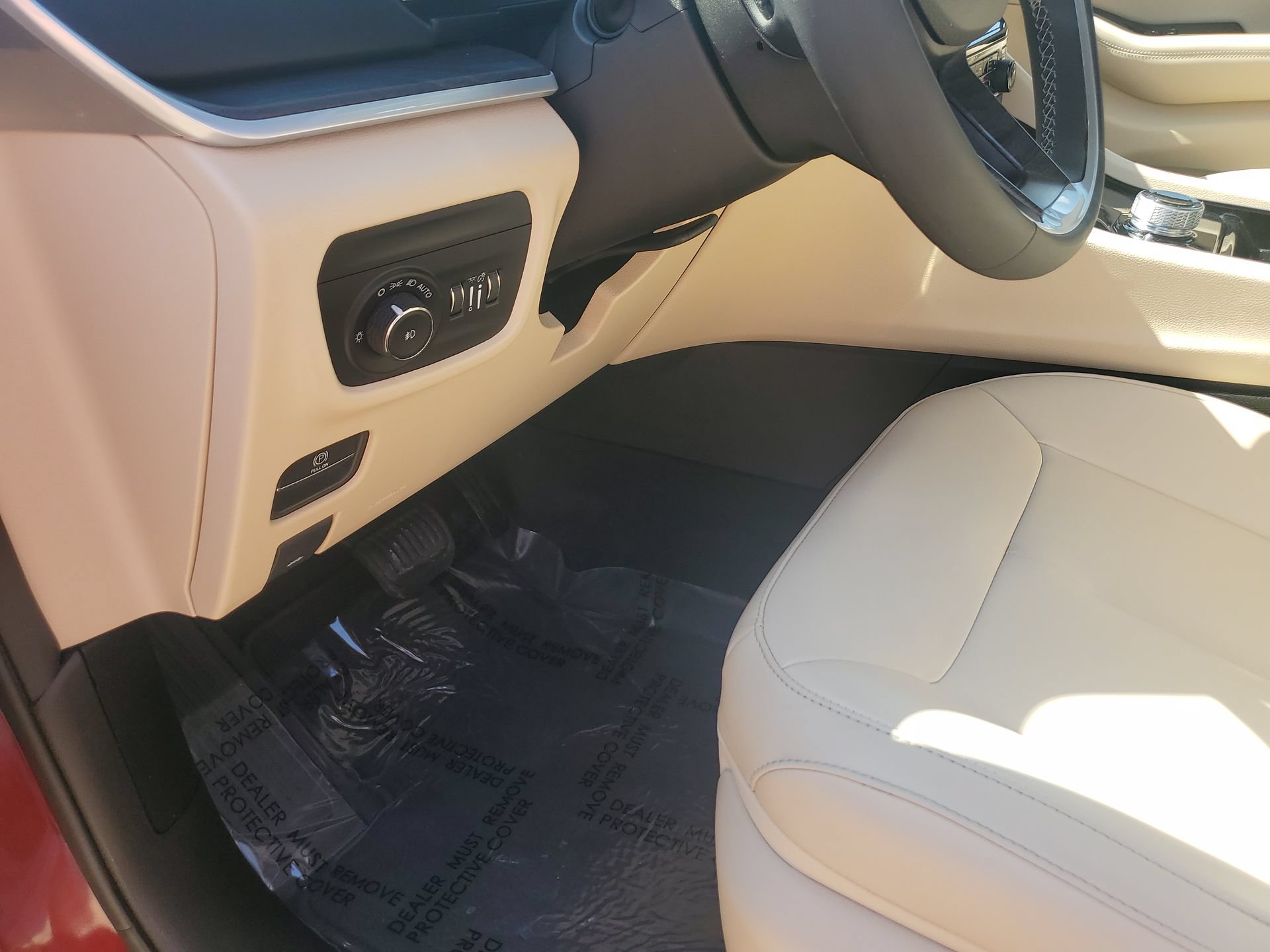 Used 2023 Jeep Grand Cherokee Limited AWD/4WD image 26