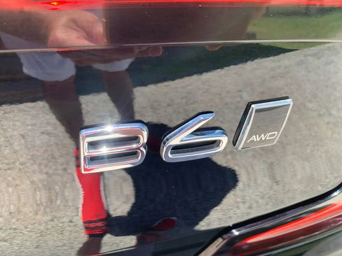 Used 2023 Volvo S90 B6 Plus AWD/4WD image 21