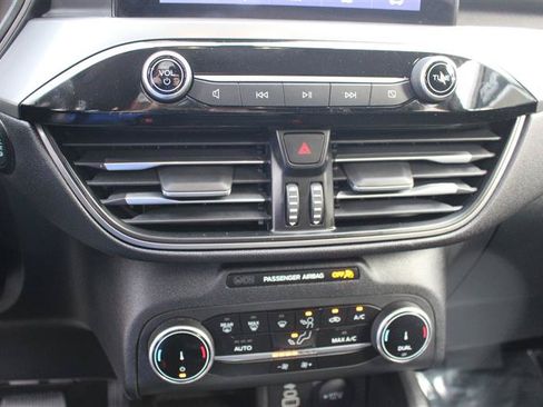 Used 2025 Ford Escape Active AWD/4WD image 15