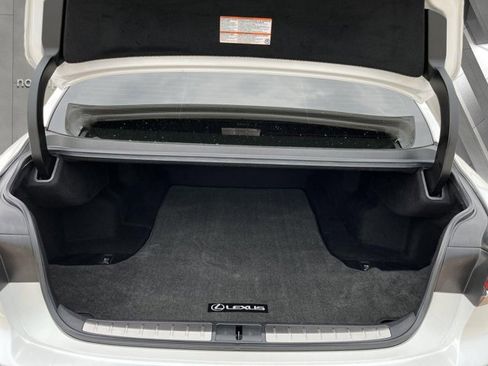 Used 2018 Lexus LS 500 w/ Interior Upgrade Package RWD image 20
