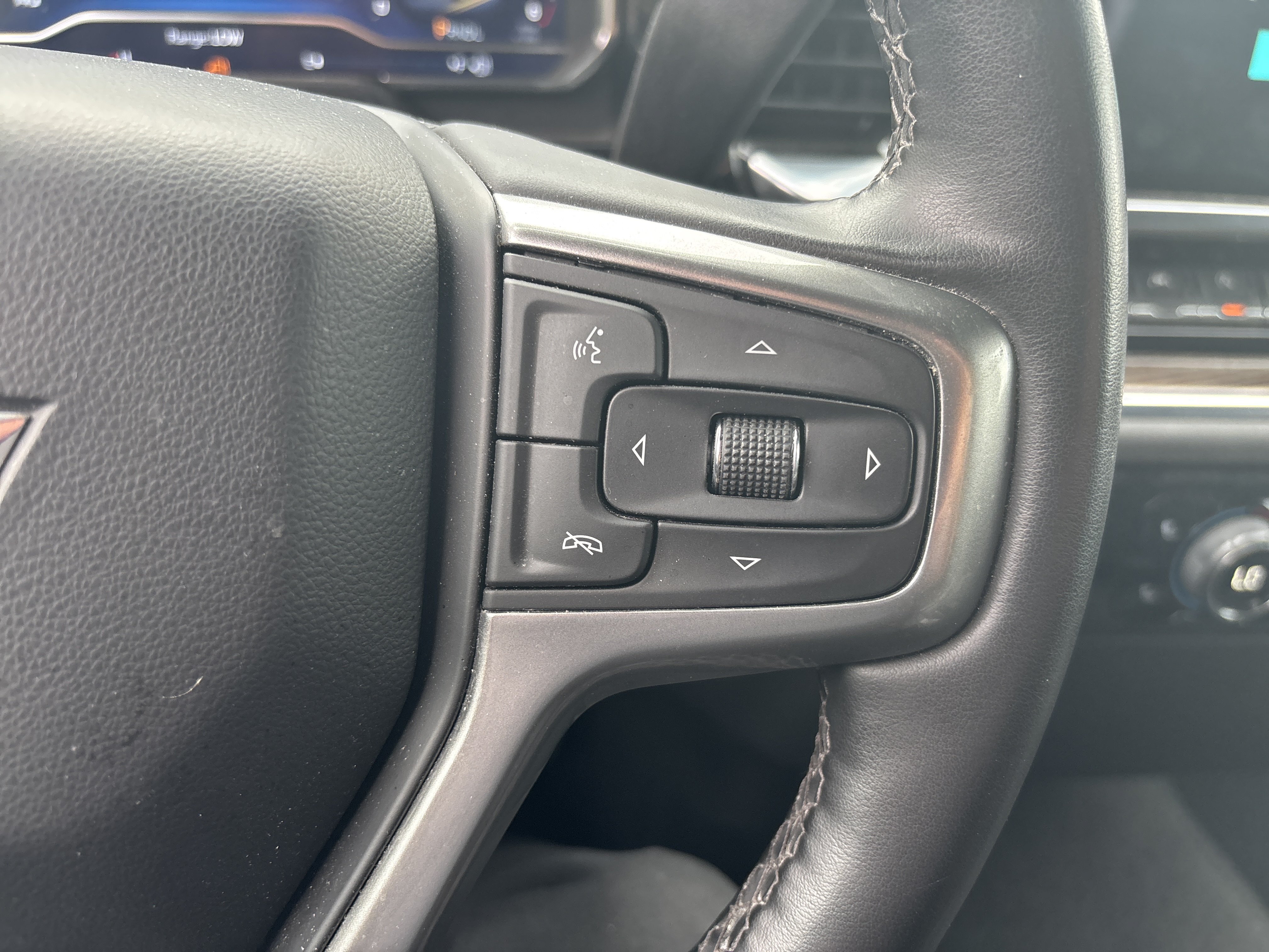 Used 2024 Chevrolet Silverado 1500 LT AWD/4WD image 19