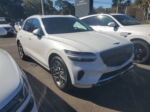 Used 2024 Genesis GV70 2.5T w/ Advanced Package image 11