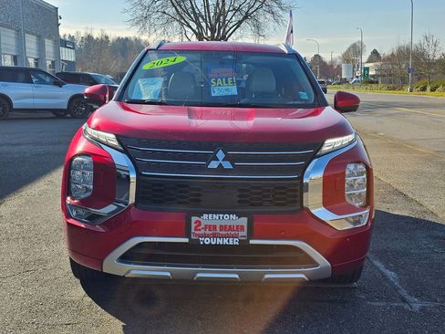 Used 2024 Mitsubishi Outlander SEL image 2