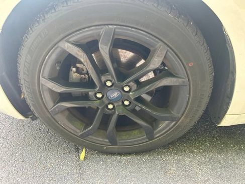 Used 2019 Ford Fusion SE w/ Equipment Group 151A FWD image 11