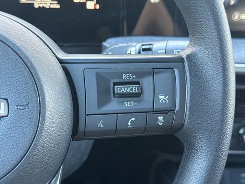 Used 2025 Nissan Kicks SV AWD/4WD image 26