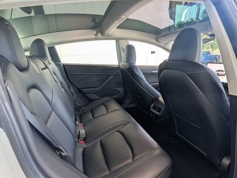 Used 2023 Tesla Model 3 Standard Range image 12