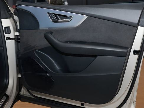 Used 2021 Audi SQ8 Premium Plus w/ SQ8 Black Optic Package image 19